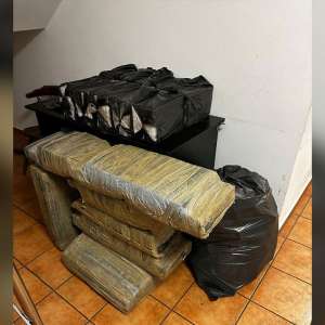 Peste 70.000 țigarete descoperite de polițiștii de frontieră români și bulgari în trei mijloace de transport, în PTF Calafat Vidin