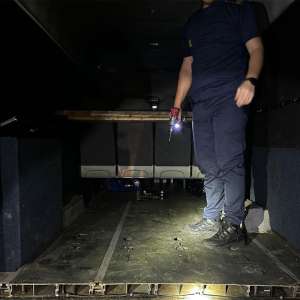 Peste 70.000 țigarete descoperite de polițiștii de frontieră români și bulgari în trei mijloace de transport, în PTF Calafat Vidin