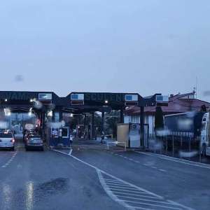 Poliță de asigurare obligatorie falsă, descoperită la trecerea frontierei