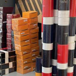 Aproximativ 3.000 de articole de îmbrăcăminte și parfumerie, susceptibile a fi contrafăcute, descoperite în PTF Giurgiu-Ruse