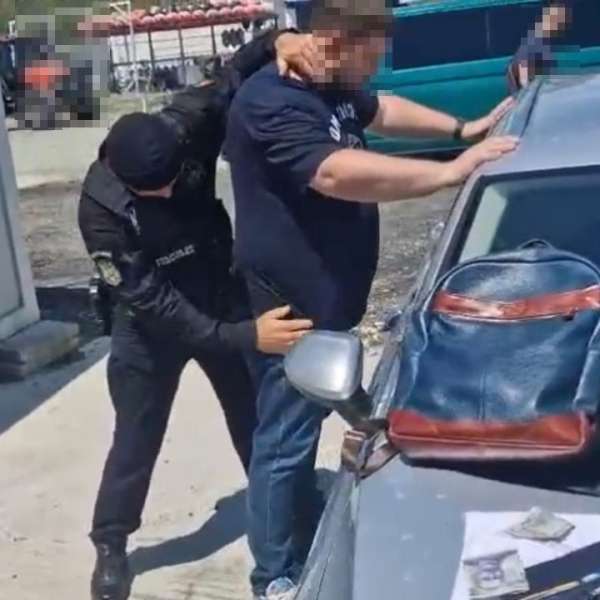 Cetățean ucrainean reținut pentru mituirea autorităților din două porturi din județul Constanța