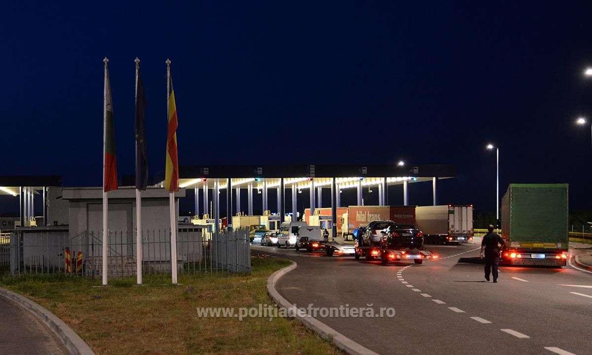Un bărbat a plătit 3.000 euro pentru mai multe documente false, cu care s-a prezentat în PTF Calafat-Vidin