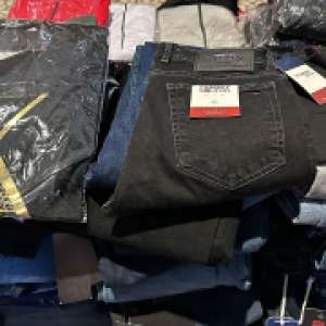 Bunuri susceptibile a fi contrafăcute în valoare de aproximativ 200.000 de lei, confiscate de poliţiştii de frontieră de la P.T.F. Nădlac II