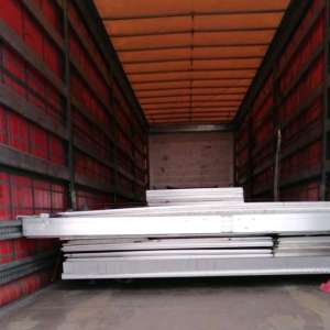 Deşeuri din Franța și Germania oprite la Nădlac II. Peste 46 tone de mobilier și metale neferoase.