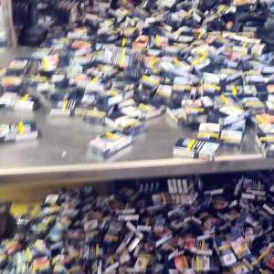 Peste 90.000 țigarete descoperite de polițiștii de frontieră români și bulgari în plafonul unui microbuz, în PTF Giurgiu-Ruse