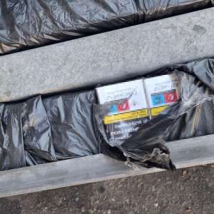 Peste 11.000 țigarete descoperite de polițiștii de frontieră români și bulgari într-un mijloc de transport, în PTF Giurgiu Ruse