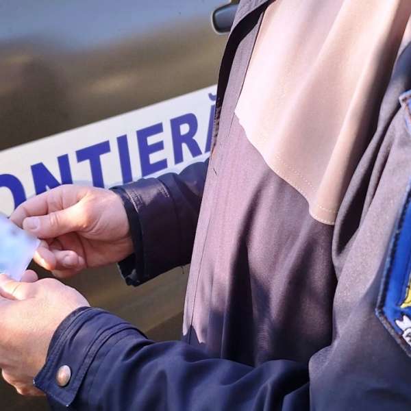 Conducere fără permis și încredinţare, isprava unor gălățeni