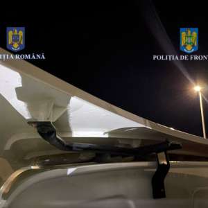 Cetățean turc depistat de polițiștii de frontieră din PTF Calafat cu pistoale ascunse în camionul pe care îl conducea