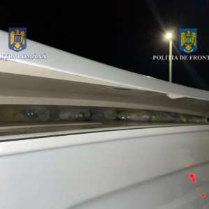 Cetățean turc depistat de polițiștii de frontieră din PTF Calafat cu pistoale ascunse în camionul pe care îl conducea