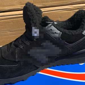 Aproximativ 33.000 perechi de încălțăminte sport contrafăcute, în valoare de 5 milioane euro, depistate în Portul Constanța