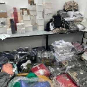 Aproximativ 2.000 de bunuri susceptibile a fi contrafăcute confiscate de poliţiştii de frontieră în PTF Giurgiu-Ruse