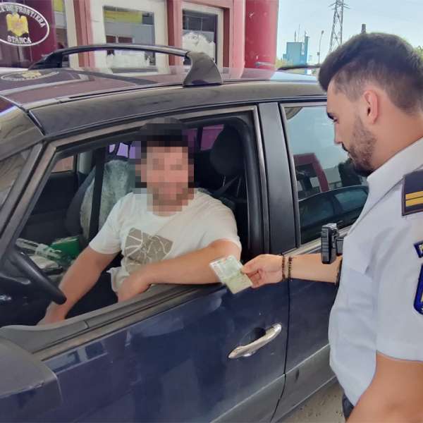 Autoturism radiat din circulație din 2022,  depistat de polițiștii de frontieră la Stânca