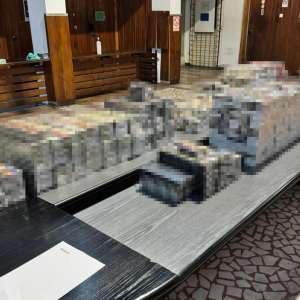 Peste 2.600 pachete de țigări de contrabandă, descoperite ascunse în două autoturisme la P.T.F. Nădlac II