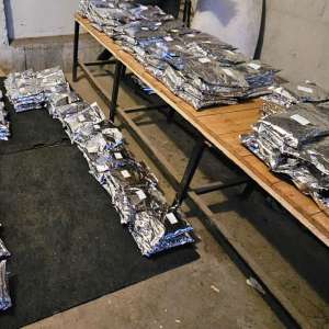 Peste jumătate de tonă de tutun pentru narghilea, în valoare de 120.000 euro, confiscată la PTF Albița