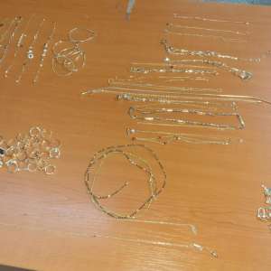 Bijuterii din aur ascunse pe corpul unei femei, descoperite în PTF Ruse Giurgiu