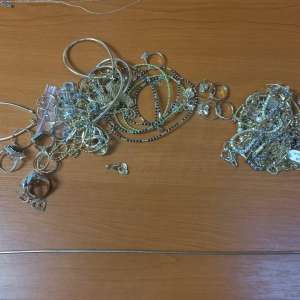 Bijuterii din aur ascunse pe corpul unei femei, descoperite în PTF Ruse Giurgiu