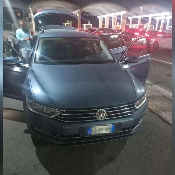 Autoturism căutat de autoritățile din Italia, indisponibilizat în PTF Giurgiu-Ruse