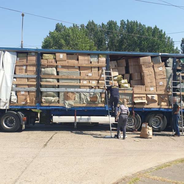 Jucării contrafăcute descoperite într-un ansamblu rutier în PTF Bechet