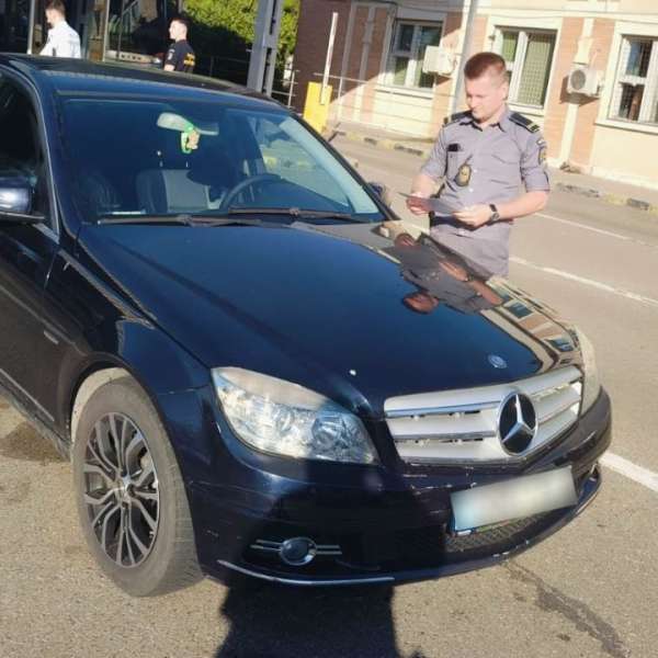 Autoturism furat din Italia, descoperit și indisponibilizat la frontieră