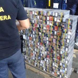 Peste 120.000 țigarete descoperite de polițiștii de frontieră români și bulgari, în PTF Calafat Vidin