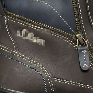 Încălțăminte susceptibilă a fi contrafăcută în valoare de aproximativ jumătate de milion de lei, descoperită în PTF Bechet