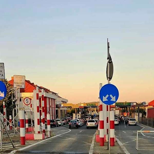 Ansambluri auto cu remorci neîmatriculate descoperite în trafic, la PTF Sculeni