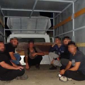 Șapte cetățeni sirieni și irakieni descoperiți într-o autoutilitară în PTF Calafat