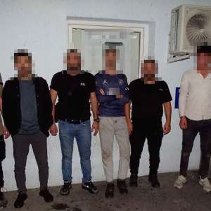 Șapte cetățeni sirieni și irakieni descoperiți într-o autoutilitară în PTF Calafat