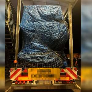 Unsprezece cetățeni străini ascunși într-un automarfar la PTF Nădlac II