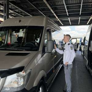 Cetățean moldovean depistat în trafic conducând un ansamblu rutier, fără drept