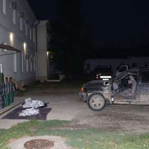 Mașină de teren cu peste 22.000 pachete cu țigări, urmărită în trafic de polițiștii de frontieră maramureșeni