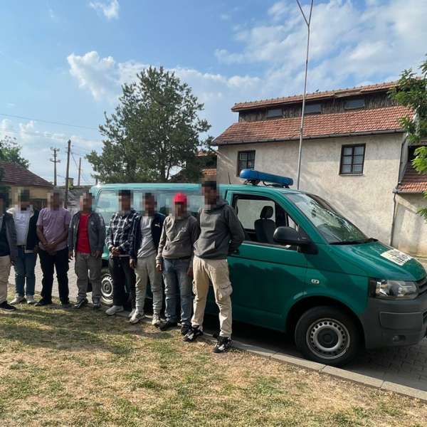 Nouă cetățeni din Nepal opriți la frontiera româno-sârbă