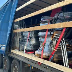 Aproximativ 13 tone deşeuri oprite la intrarea în țară