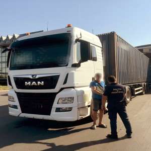 În tranzit cu remorcă neînmatriculată