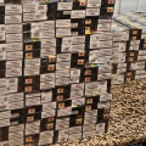 Peste 25.000 de țigarete nedeclarate, descoperite în bagajele de cală ale unei femei pe Aeroportul Otopeni