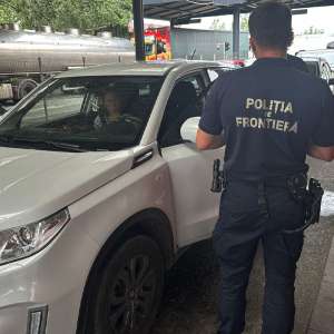 A încercat să iasă din țară la volan, fără a avea permis de conducere