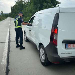 Familie cercetată penal pentru o plimbare ilegală