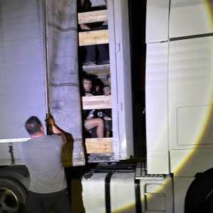 40 de cetățeni străini depistați de polițiștii de frontieră arădeni