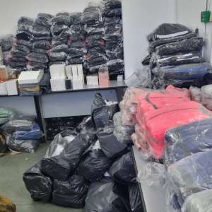 Peste 1.000 de bunuri susceptibile a fi contrafăcute, descoperite într-un autocar, în PTF Giurgiu-Ruse