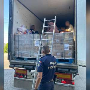 10 cetățeni sirieni ascunși într-un ansamblu rutier, depistați în PTF Bechet