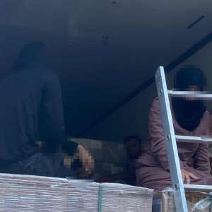 10 cetățeni sirieni ascunși într-un ansamblu rutier, depistați în PTF Bechet