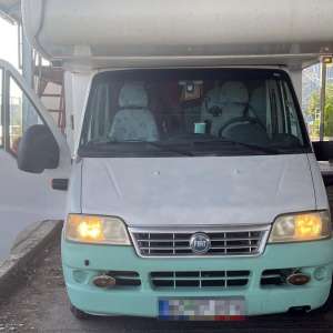 Un autoturism de lux și o autorulotă, ambele căutate de autorități, descoperite de polițiștii de frontieră