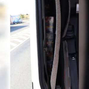 12.000 țigarete disimulate în capitonajul și cabina unui camion, descoperite în PTF Calafat