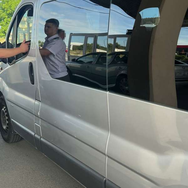 Cetățean canadian cu permis de conducere necorespunzător circulației pe drumurile publice din România descoperit în PTF Giurgiu