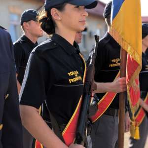 O serie nouă de elevi a depus jurământul militar la Şcoala \