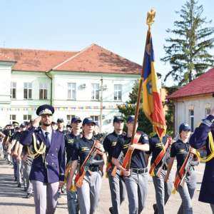 O serie nouă de elevi a depus jurământul militar la Şcoala \