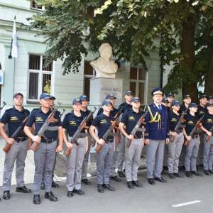 O serie nouă de elevi a depus jurământul militar la Şcoala \