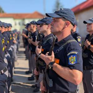 O serie nouă de elevi a depus jurământul militar la Şcoala \