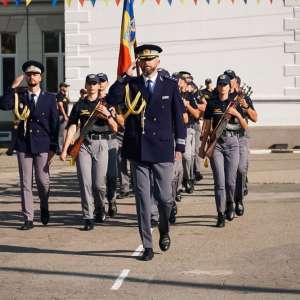 O serie nouă de elevi a depus jurământul militar la Şcoala \