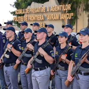 O serie nouă de elevi a depus jurământul militar la Şcoala \
